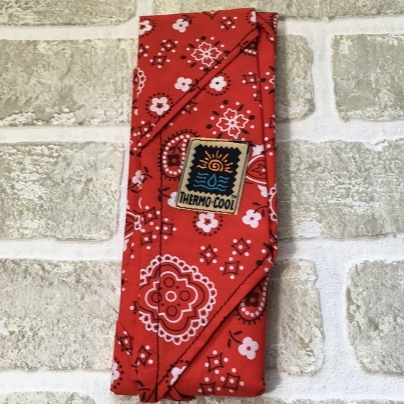 Thermo-Cool Bandana Red Paisley - Picture 1 of 6
